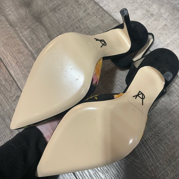 👻SPOOKTACULAR SALE 👻 -
NWOT Paul Andrew Slingback Pump - Picture 11 of 12